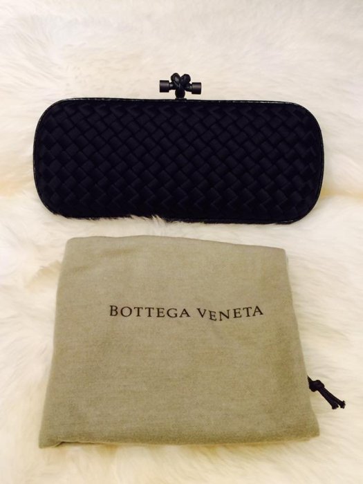 BOTTEGA  VENETA BV 經典鍛面編織 晚宴包 celine 手拿包 CHANEL 洋裝 ysl 皮衣 LV