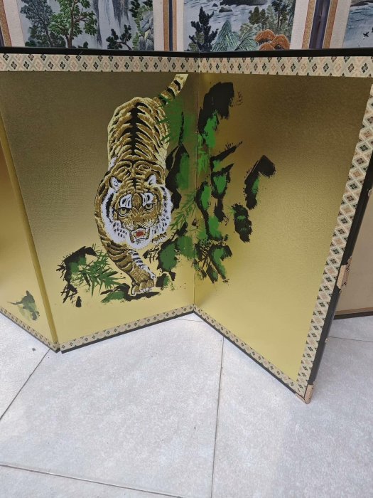 日本中古，金箔“竹虎圖”四折屏風/掛畫日本金箔屏風，日本屏風