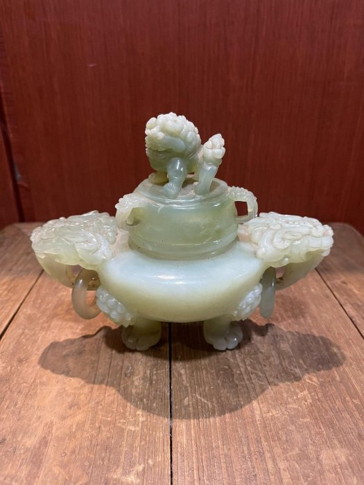 中国　玉石岫玉彫刻　雙耳活環　龍蓋爐　香炉　唐木台付　C　R4738 中国 玉石岫玉彫刻 雙耳活環 龍蓋爐 香炉 唐木台付 C R4738 中国