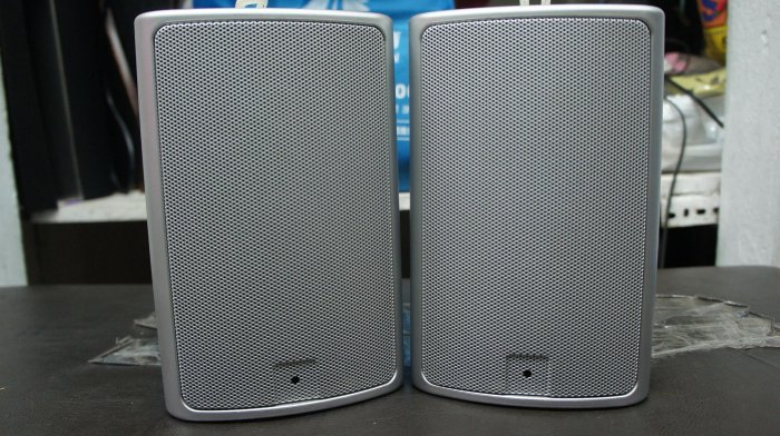 德國原裝 CANTON  plus x  書架揚聲器都配備了中音/低音喇叭，可提供清晰的中音和豐富的低音 80w