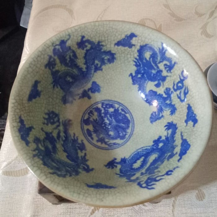 大清雍正年製 緑釉雲龍紋碗 五爪龍 大清雍正年製 緑釉雲龍紋碗 五爪龍