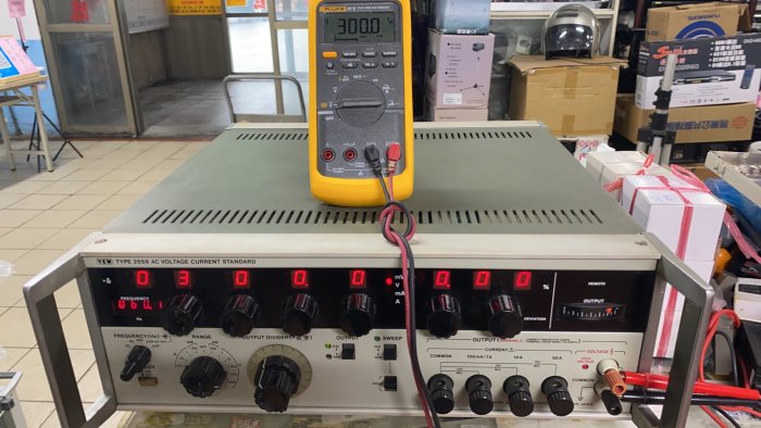 YEW TYPE 2558 AC Volatge Current Standard - For Parts 横河 YEW TYPE 2558 AC VOLTAGE CURRENT STANDARD 現状品 ジャンク