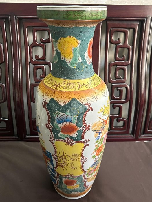 嚴選老款孔雀牡丹紋大器花瓶，彩繪工藝獨特推薦收藏老瓷孔雀牡丹花瓶
