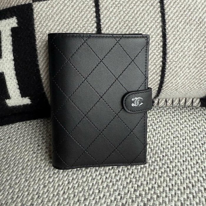 39990 香奈兒 Chanel so black 黑色 護照包 護照夾 護照套