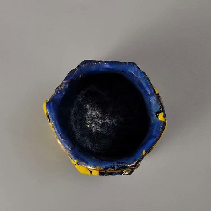 嚴選市川透造新派日本備前燒茶碗，金屬釉未使用品配原箱與供布，品相