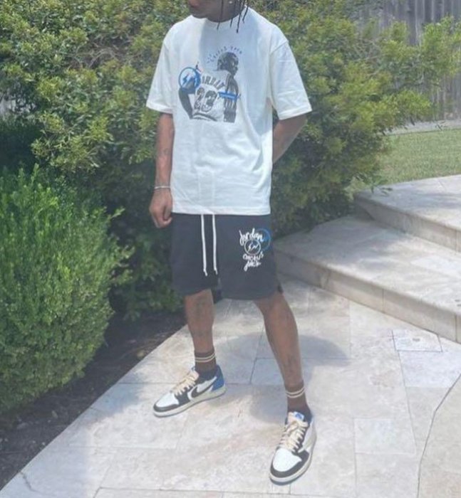 travis scott jordan 1 with shorts