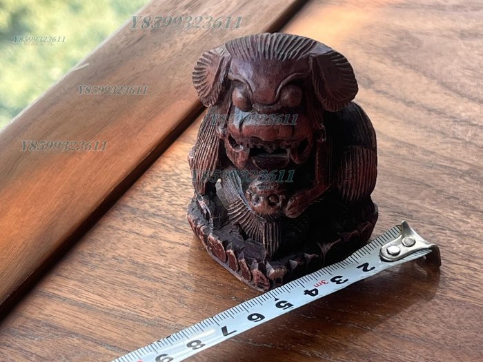 清代木雕獅子工藝精湛的小木雕不知是哪里的木件上取下來的保留完整雕刻