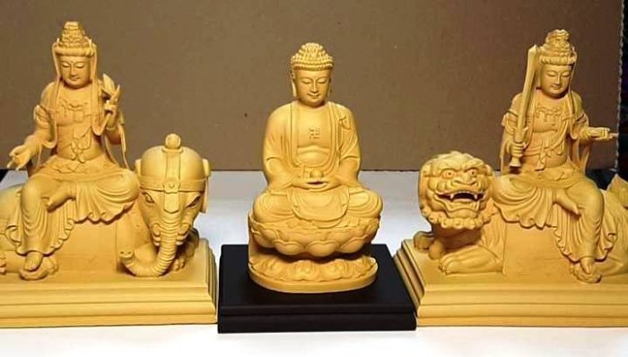 華嚴三聖佛像文殊菩薩普賢菩薩釋迦牟尼佛(毗盧遮那佛) 木色，三尊一組
