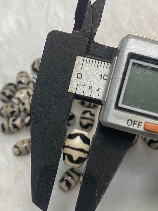 虎牙天珠稀有雙線虎牙天珠數量及其稀有正宗西藏老天珠風化紋明顯功效超