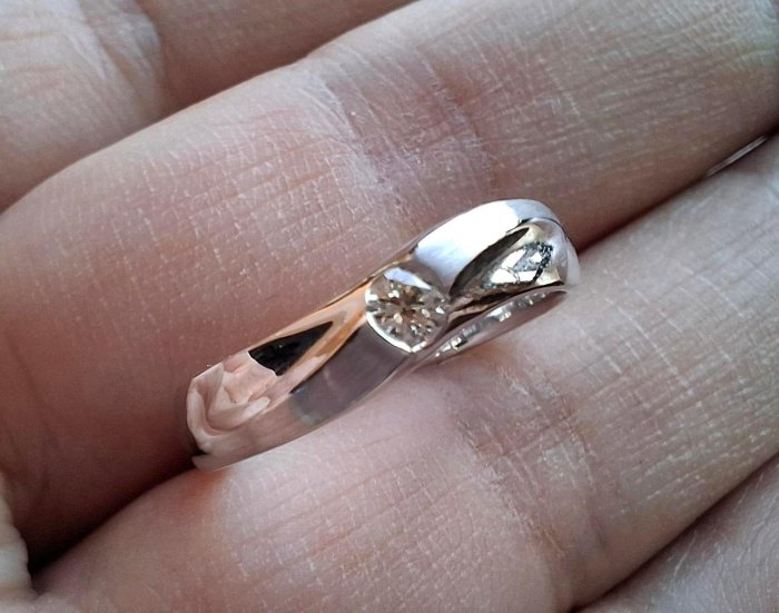 《愛買出清.一元起標無底價》天然鑽石0.1ct 10分~白k金~鑽石戒指~日常配戴款~無底價