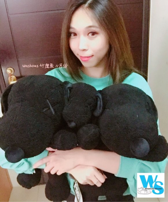 Washoes 現貨大+小UNIQLO x KAWS x PEANUTS SNOOPY 史努比黑色全黑暗黑