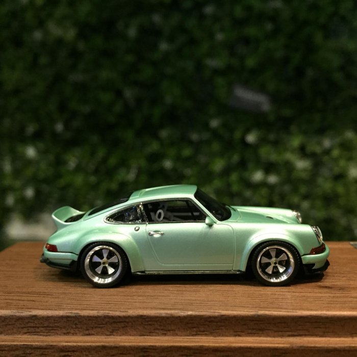 Singer DLS Porsche 0 Deepmaker in 1⁄64th Jade Green 1⁄18 Bamboo
