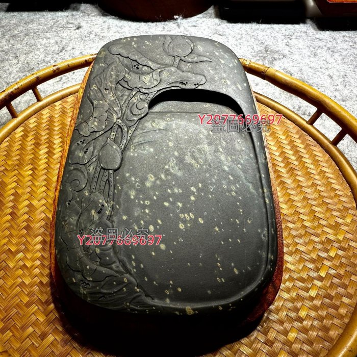 歙硯老坑龍尾金星金暈《荷塘清趣》硯整體畫面感十足寓意清新自然舊藏文