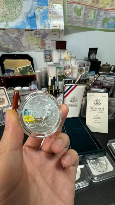 嚴選1991年美國朝鮮戰爭紀念銀幣，限量發行附原裝盒，超高鏡面質感，含鷹頭徽章，手感極佳 銀幣 紀念幣 兩鈞