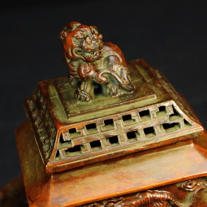 銅器 香炉 四神獣四方来財聚宝盆香炉 仏堂供養炉 装飾品 工芸品 置物 小叶紫檀| 四大神兽香炉拆房老料取制，保留原漆原皮，自具隽永