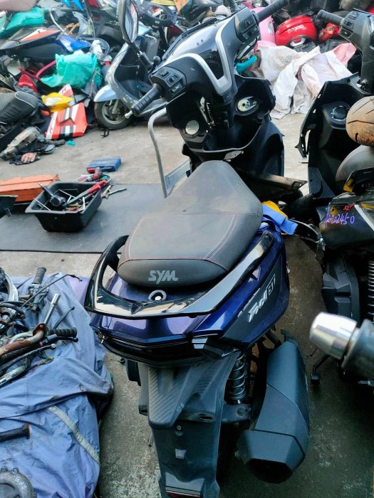 達成拍賣 三陽 FNX 火鳳凰 碼表 把手 大燈 車殼 內裝 車台 三角台 前叉 避震器 輪圈 後燈 椅子 油箱 鎖頭