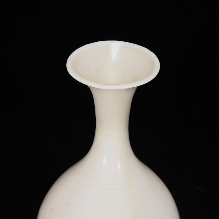 宋定窯刻花卉紋玉壺春瓶，高25.4釐米，直徑13釐米，200306 建窯瓷器官
