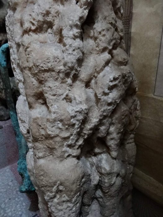鍾乳石(石柱)６５cm１６.２kg 鍾乳石(石柱)65cm16.2kg