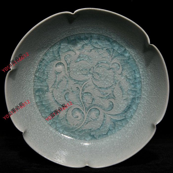 宋汝窯冰裂紋刻花卉紋葵口洗，高4.7cm直徑18.8cm，編號377407古玩收藏