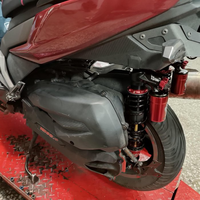 野蠻公牛 極速火箭 掛瓶 掛氣瓶 後避震器 後避震 340 350 雷霆王 雷霆S 雷霆 G6 JET Z1 新戰將