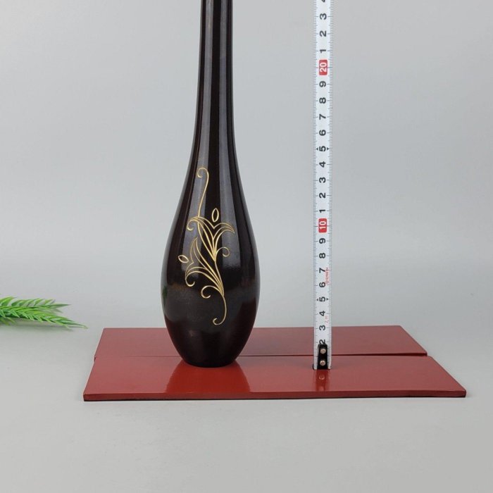 嚴選日本銅花瓶，鏨刻精美圖案，整體鑄造銅質，原盒封存未開封，重量g