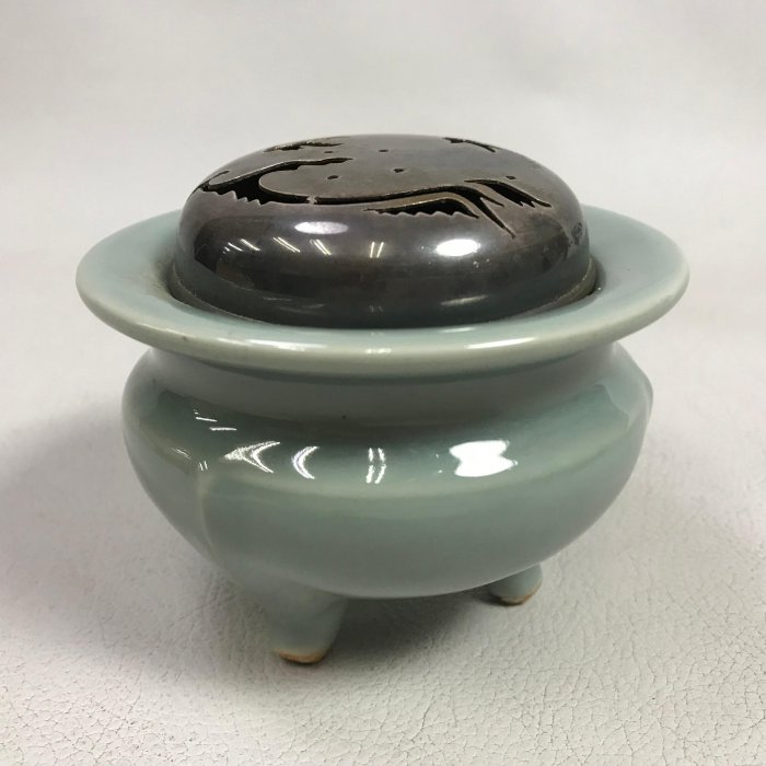 平安洛山作 香炉 三足炉 青瓷香爐 木箱入 平安洛山作 香炉 三足炉 青瓷