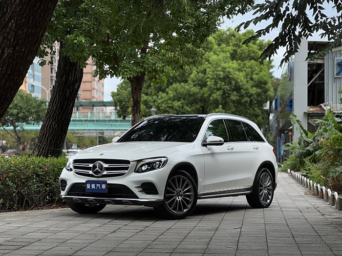 【皇賓汽車】2019年式 GLC250 4MATIC AMG Line 白