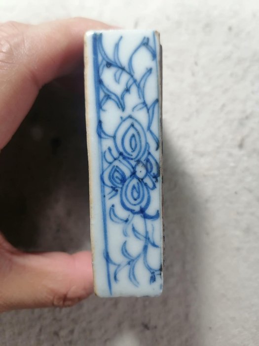 嚴選清代青花纏枝蓮印泥盒，缺蓋，別具歷史價值的老物古董青花瓷印泥盒