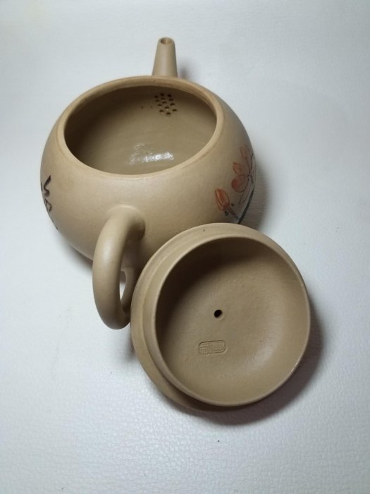 宜興紫砂 民國83年收藏早期宜興名家紫砂壺／國工范鳳娟／13孔. 280CC／老段泥