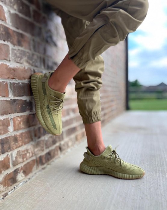 yeezy 350 v2 sulfur on feet