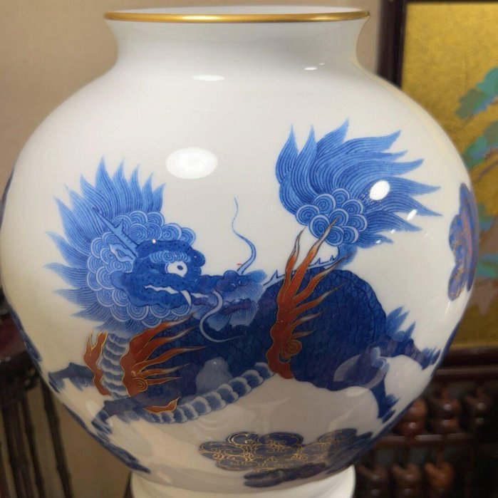 香蘭社】 麒麟花瓶青花香蘭東社花器昭和末期香蘭東社花瓶，青花麒麟畫
