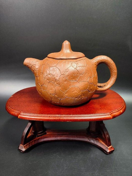 早期老藏紫砂壺#55 - 供春紫砂壺(底款：中國宜興/上蓋落款：建國)二廠