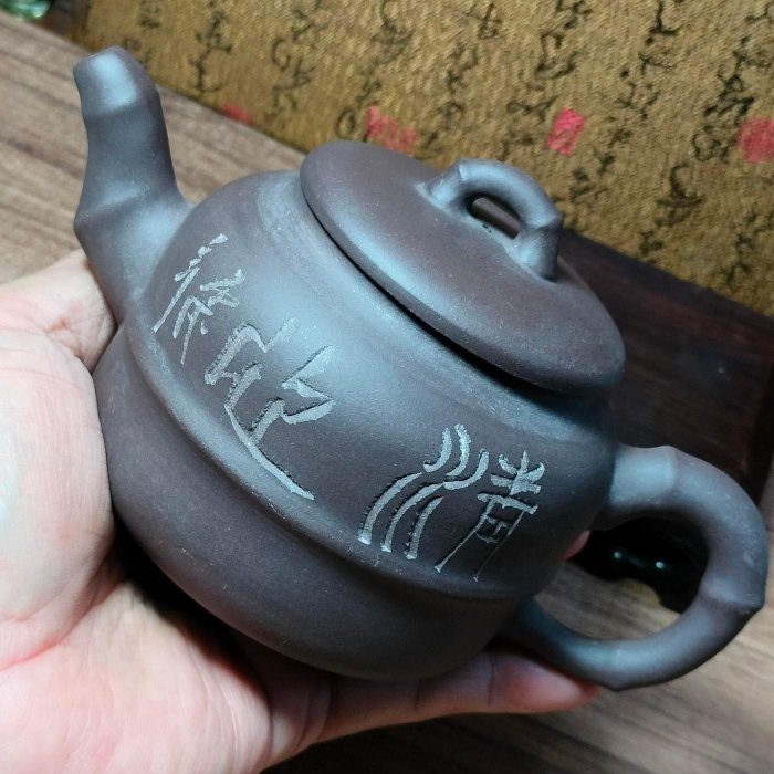 早期收藏約30年［弘一堂紫砂竹節壺］實用的好壺→手拉胚、大容量、出水