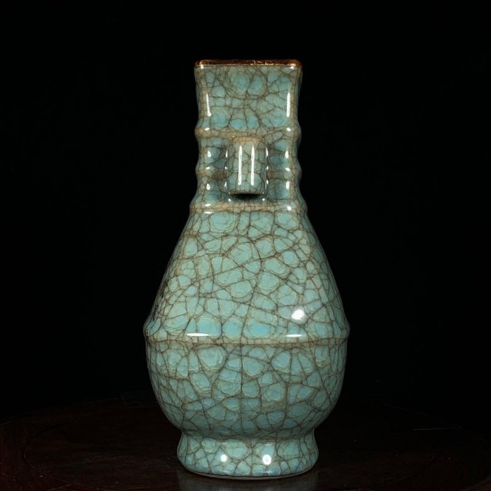 宋官窯冰裂紋包口銘文貫耳瓶，高22.5直徑14cm，200718 官窯汝瓷鈞窯