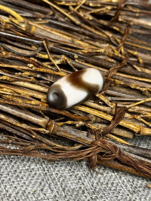 嚴選臺灣早期老盧天珠，滿砂爆裂美工藝，皮殼油潤珍藏品稀有天然天珠
