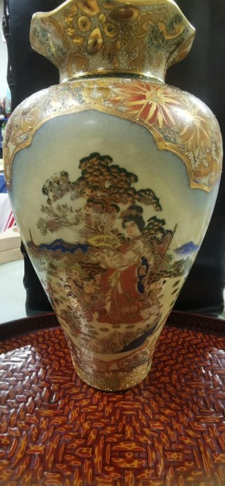 A1277-9/薩摩焼/仁清/金彩梅文四耳花瓶/花入/花器/華道具/ 薩摩燒風味大花瓶日本薩摩美人戲花瓶手繪金飾推薦富貴四面開窗工藝精湛