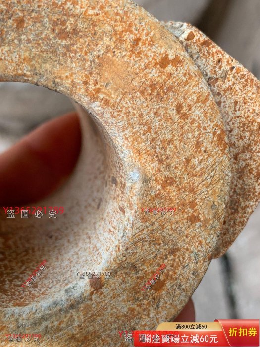 古玉：良渚文化雞骨白玉琮，器型規整，雕工精細精湛，土沁入髓，玉質