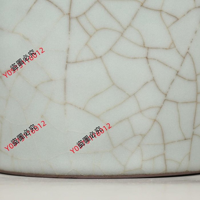 舊藏南宋官窯月白釉筆筒規格：高12.5公分口徑11.5公分142249古玩收藏