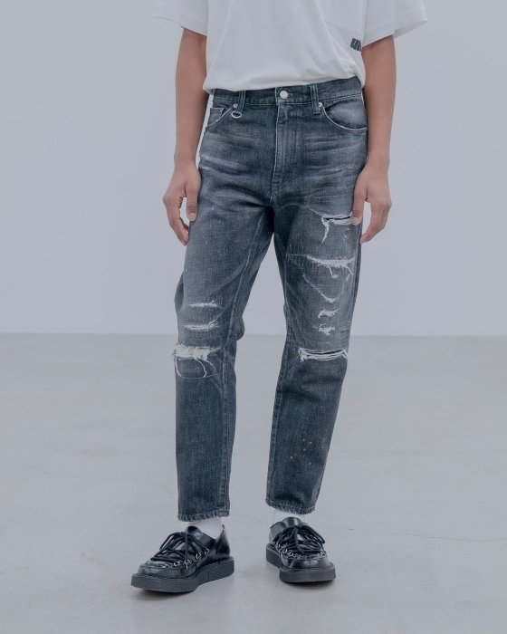 uniform experiment DAMAGED DENIM TAPERED-FIT JEANS 破壞牛仔褲