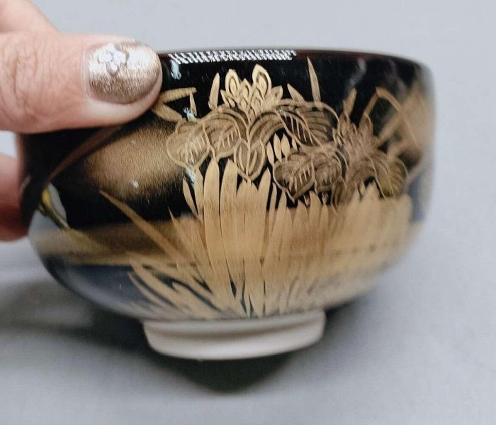 嚴選日本中古九谷燒抹茶碗，黑釉金彩山水手繪，九谷雪山專屬款，完美