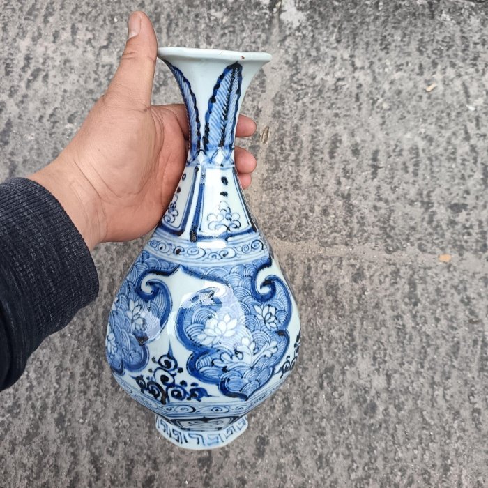 嚴選80年代景德鎮窯口青花八菱瓶，高達30公分，工藝精湛古韻十足備受藏