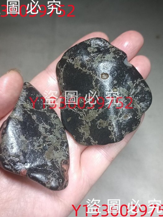 奇石，梅花石，纏絲梅花玉，手把塊，克重121克，尺寸6-6.5厘米，可做手