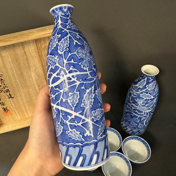 日回流宮廷御用瓷器十四代辻常陸染付外濃鳳凰唐草文.具成套.壺杯具狀態