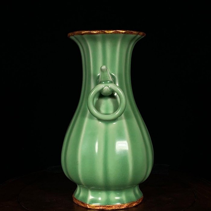 宋龍泉窯梅子青釉包口雙耳花口瓶，高23直徑12cm，300149 瓷器官窯汝窯