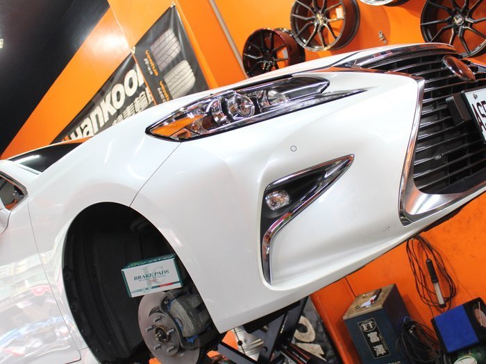 ~三重長鑫車業~正 BREMBO 原廠型碟盤 另有訂做 BREMBO 兩片式浮動碟 LEXUS ES 實裝圖 CAMRY