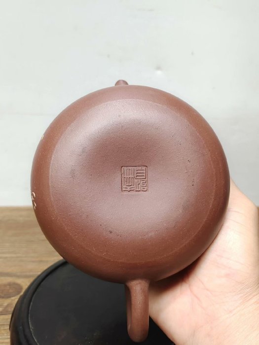 老珍藏，顧景舟《自怡軒》底款，《顧景洲》蓋款，刻繪老紫砂壺一