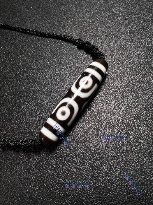 臺灣建成精挑黑白十字六眼天珠整體特別規矩的一顆建成雙虎牙天珠用料油