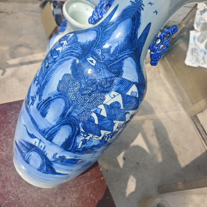 300件清代青花山水人物大膽瓶，畫工精湛玻璃釉，大器型帶您重回歷史