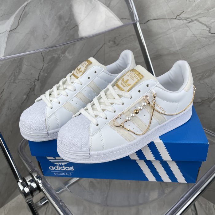 adidas gazelle silver green womens adidas Superstar White Black main image 0