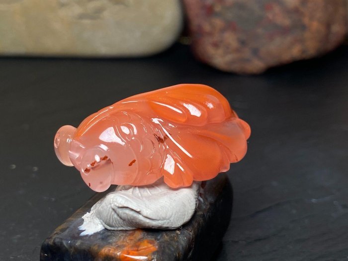 綺麗^ - ^ ❣️ 天然石　瑪瑙  金魚　手彫り置物 原石 A22235 瑪瑙 石彫 小品 金魚 3点 置物 計9g 美術品 彫刻、オブジェ